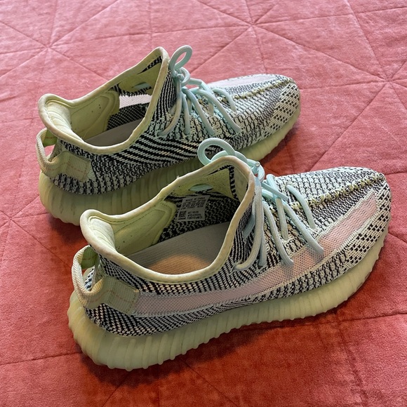 Adidas Yeezy boost 350, neon yellow/green - Picture 2 of 3